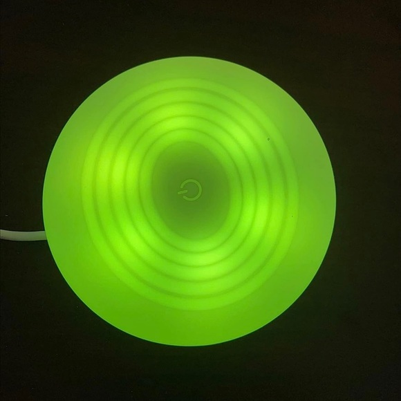 Wireless Charger - Picture 2 of 6